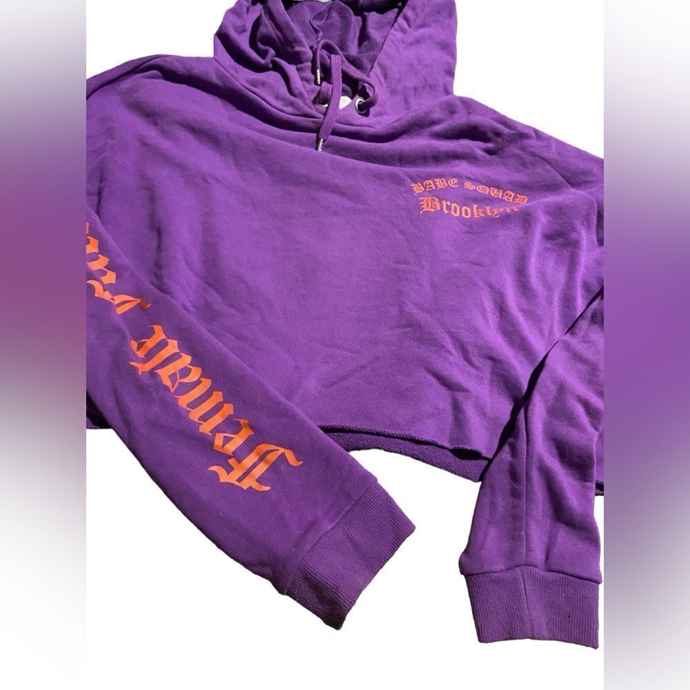 Divided H & M size medium cropped hoodie see pics